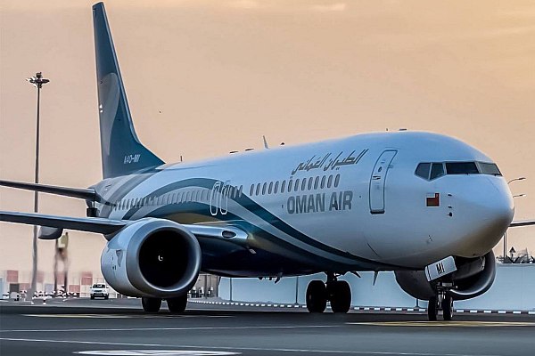 Оманский перевозчик Oman Air запустит прямые рейсы в Сочи 2 июля Официальный перевозчик султаната Омана Oman Air запустит первые прямые рейсы в город Сочи 2 июля Об этом сообщает Прайм со ссылкой на даныне авиакомпании Авиакомпания Oman Air запустит первые прямые еженедельные рейсы в российский город Сочи что укрепит воздушное сообщение между султанатом Оман и Россией откроет более широкие горизонты для путешествий и туризма между двумя дружественными странами говорится в сообщении Oman Air в социальной сети Х В конце декабря прошлого года оманская авиакомпания объявила о запуске рейсов между Москвой и курортным городом Салала на юге страны aviaru net n292632