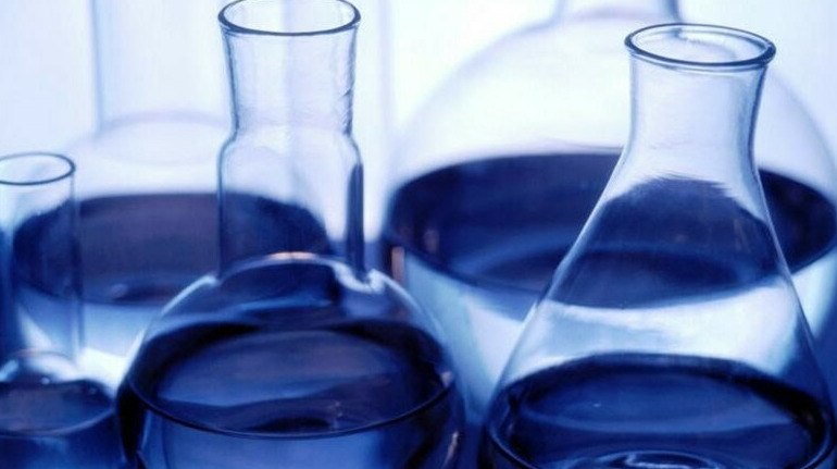 В Миссисипи произошел взрыв на химзаводе Взрыв на заводе CF Industries в Миссисипи привел к утечке аммиака жертв нет передает ArbatMedia Губернатор штата Тейт Ривз сообщил что авария произошла на предприятии по производству удобрений расположенном на севере Язу Сити По его словам утечка жидкого аммиака стала следствием взрыва причины которого пока не уточняются Власти призвали местных жителей находящихся вблизи улиц Реншоу и Дженеретте срочно покинуть район Для эвакуированных открыт центр помощи организованный Американским Красным Крестом Департамент по охране окружающей среды Миссисипи сообщил что в ближайшее время начнется воздушный мониторинг для оценки масштабов выброса и контроля за качеством воздуха Прислать новость