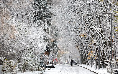 4 ноября стало вторым самым снежным днем в эту дату в XXI веке в Москве  Специалист центра погоды "Фобос" Михаил Леус пояснил, что снегопады в начале ноября не происходят часто "в век глобального потепления"  Парад Мертвых. Подписаться