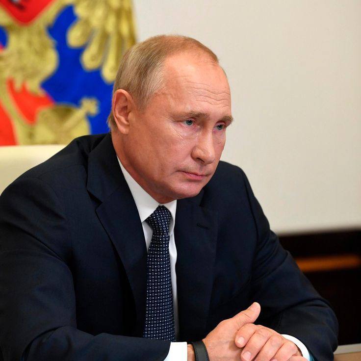 Владимир Путин указал на непростую ситуацию в Запорожье В ходе видеоконференции с многодетными семьями, удостоенными государственных наград, президент России Владимир Путин выразил намерение властей предпринять все необходимые меры для стабилизации сложной ситуации в Запорожской области. Президент России Владимир Путин заявил, что российские власти сделают все возможное для стабилизации обстановки в Запорожской области. Путин также отметил, что власти России будут работать над тем, чтобы все программы поддержки, в том числе многодетных семей, одинаково и эффективно реализовывались во всех регионах страны. На прошлой неделе на линии соприкосновения Запорожской области и ДНР начались бои за освобождение участка, находящегося под контролем украинских военных, в районе Новополя и Зеленого Поля.