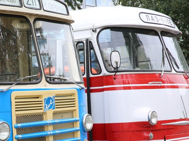 Рынок автобусов с пробегом в России вырос на 4 Согласно данным агентства АВТОСТАТ за 9 месяцев 2025 года в РФ было куплено 12 9 тыс подержанных автобусов что на 4 больше чем в январе сентябре прошлого года Подробнее на сайте autostat ru