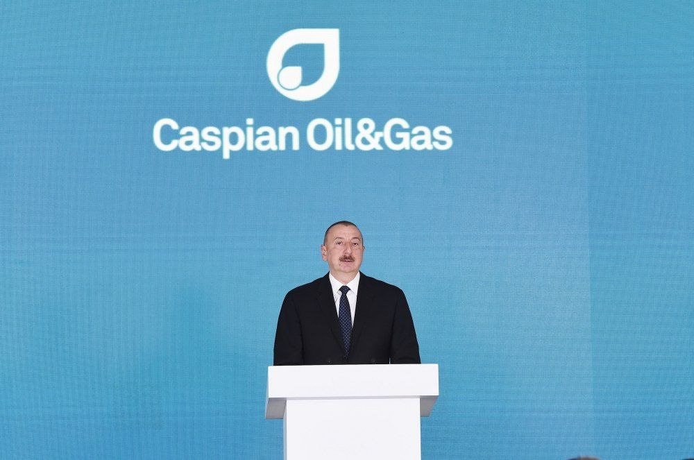 Президент Ильхам Алиев принял участие в церемонии открытия Caspian Energy Week Президент Азербайджана Ильхам Алиев выступил на официальной церемонии открытия 30-й Международной выставки "Caspian Oil and Gas", 13-международной выставки "Caspian Power" и 30-го Baku Energy Forum, проходящих в рамках Caspian Energy Week в Баку Экспо Центре.