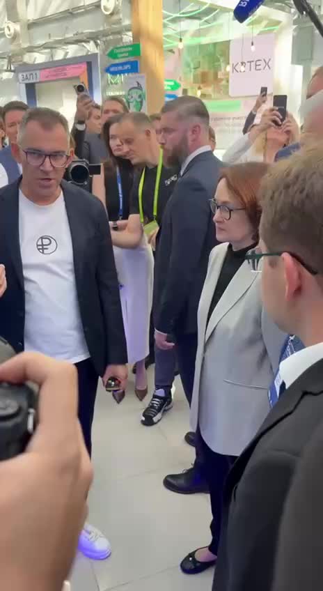 Импортозамещение в IT: ВТБ и Газпромбанк представили стратегические планы на форуме Финополис 2025