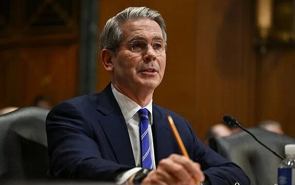  Министр финансов США Скотт Бессент заявил, что переговоры Соединенных Штатов и Китая по торговле зашли в тупик. Чиновник также предположил, что в определённый момент из-за этого может потребоваться телефонный разговор Трампа и Си Цзиньпина. #экспорт #импорт #tradewithoutborders #торговлябезграниц #США #Канада #Мексика #Китай #пошлины #санкции #торговыевойны ____ Торговля без границ Экспорт Вашей продукции Решение любых вопросов ВЭД