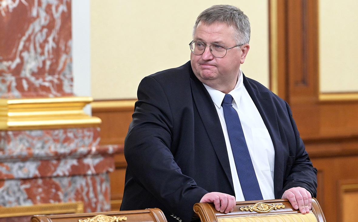 Вице-премьер РФ Алексей Оверчук:    Новое соглашение Москвы и Еревана о работе в республике Российско-армянского университета  РАУ  демонстрирует заинтересованность двух стран в развитии долгосрочных культурно-гуманитарных связей и укреплении отношений.     Поддержите нас подпиской —
