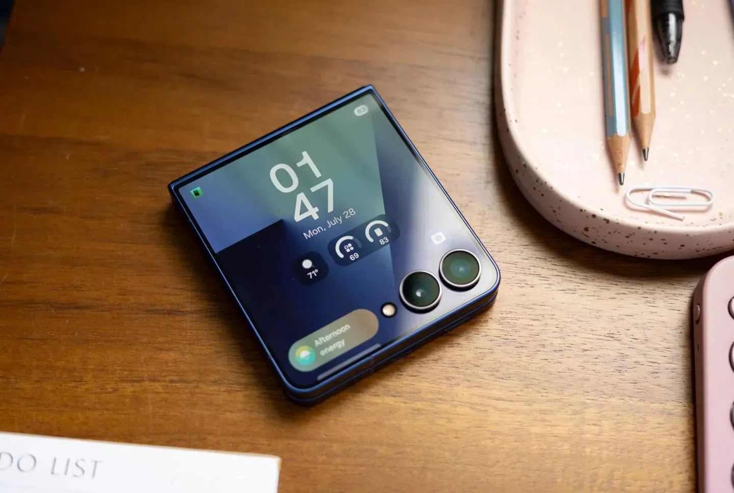 Samsung подняла цены на некоторые свои смартфоны в США ︎ Galaxy Z Flip 7 512 ГБ 1219 99 1299 99 ︎ Galaxy S25 FE 256 ГБ 709 99 749 99 ︎ Galaxy S25 Edge 512 ГБ 1219 99 1299 99 Причина рост цен на чипы памяти The Verge новости iphonesru