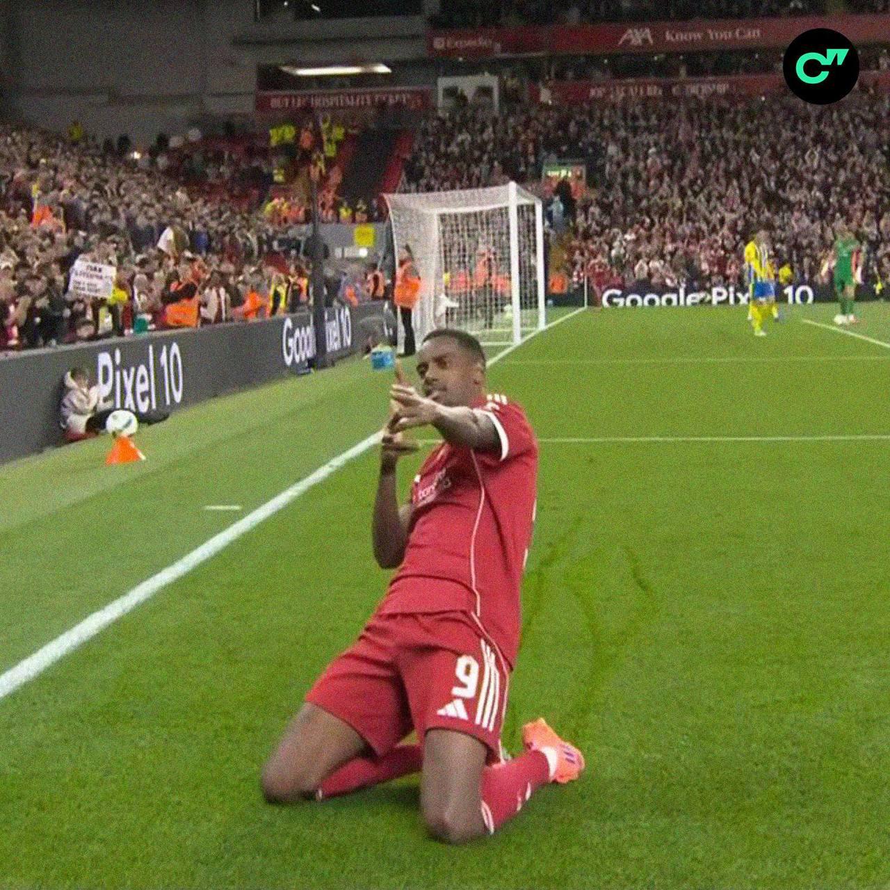 Исак стал первым игроком Ливерпуля который проиграл все 4 первых матча в стартовом составе команды со времен образования Антанты и завершения Большой игры между Британской и Российской империями в начале 20 века Вчера стало известно что форвард купил сторожевого добермана так как ему угрожали расправой за ужасную игру в сборной Швеции   Статистика форварда в приложении ГОЛ