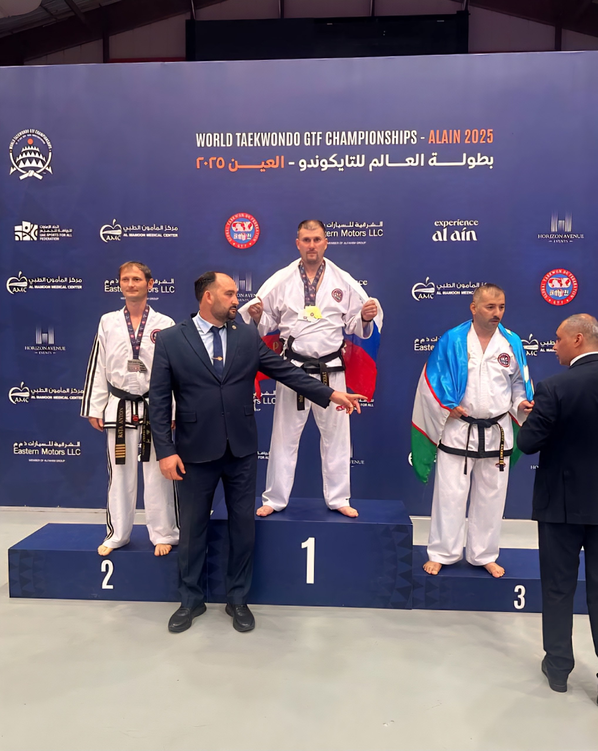 Шенкурянин чемпион мира На чемпионате и первенстве мира по тхэквондо ГТФ в Объединенных Арабских Эмиратах Александр Семушин в первый день соревнований завоевал три медали - золото, серебро и бронзу. Поздравляем Александра Сергеевича! Болеем и держим кулачки за наших спортсменов! ТАЭКВОНДО Шенкурский район