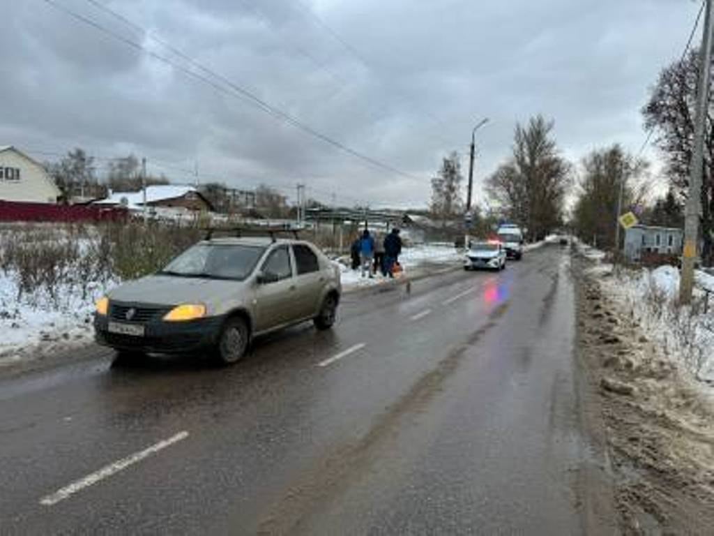 В Донском мужчина на Renault Logan пенсионерку     5 ноября в Донском 67-летнюю пенсионерку госпитализировали в результате ДТП. Авария произошла в 15.40 на улице Первомайской в микрорайоне Новоугольный.  ↗  Прислать новость   Подписаться