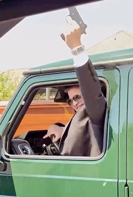 Адама Кадырова предположительно отправили в Москву после ДТП Вечером 16 января из Грозного вылетел самолет Ан 148 100ЕМ летающий госпиталь МЧС России Власти республики инцидент официально не комментировали В местных пабликах опубликовали лишь опровержение гибели бойца UFC Хамзата Чимаева Дмитрий Никотин Подписаться