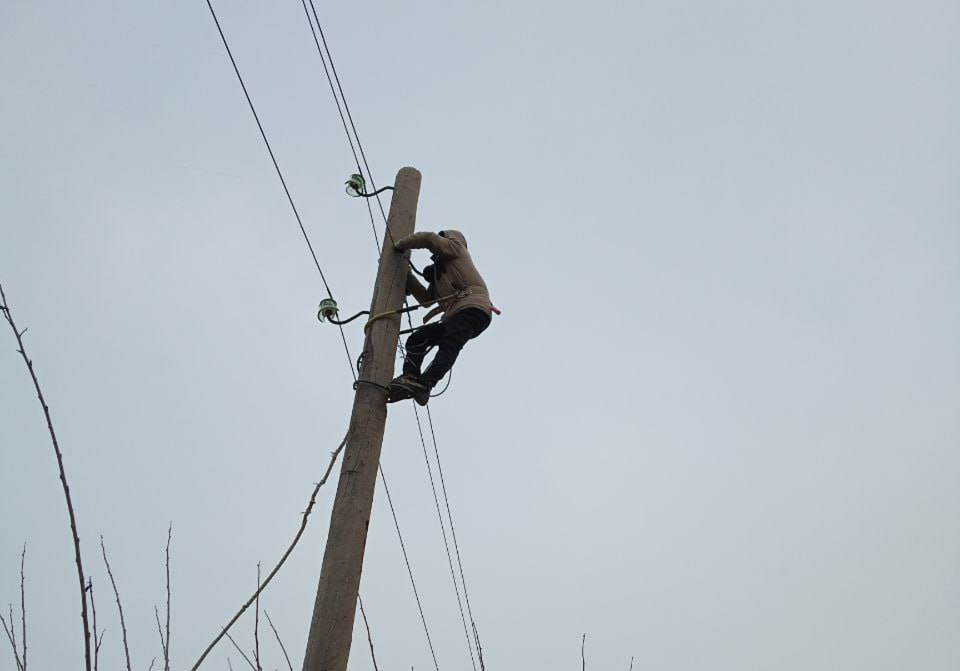 Узбекистан намерен в несколько раз увеличить экспорт электроэнергии в Афганистан Узбекистан планирует значительно нарастить поставки электроэнергии в Афганистан после завершения строительства новой линии электропередачи Пули Хумри сообщил министр энергетики Джурабек Мирзамахмудов Подробнее   anhor uz news energy 14 anhoruz Новости события мнения Мобильное приложение IOS Android