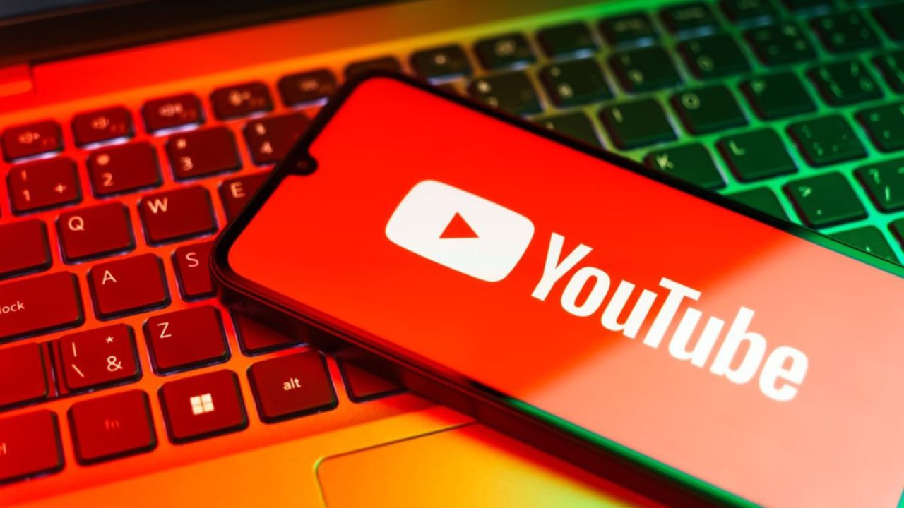 YouTube откажется от раздела «В тренде» спустя 10 лет после его запуска — это случится уже в ближайшие недели. Вместо него платформа предложит зрителям отдельные тематические чарты.