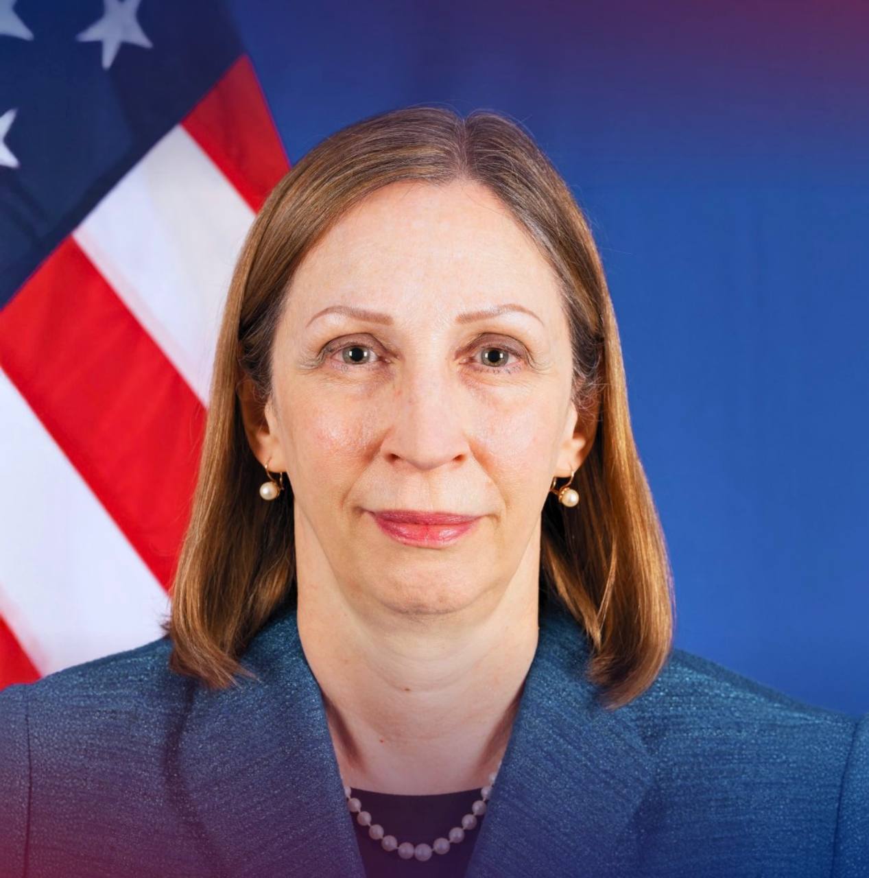 Посол США в Москве Линн Трейси завершает свою дипломатическую миссию в России. Она пробыла на этом посту более двух лет. В своем прощальном обращении Линн Трейси цитировала строки из стихотворения Александра Пушкина «К Чаадаеву», подчеркивая свою любовь к Родине.