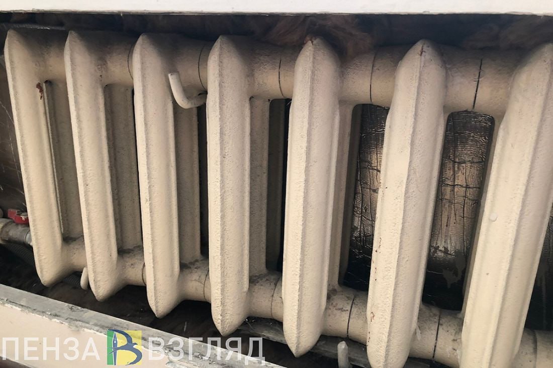 Пензенцы узнали об изменениях в оплате ЖКУ в 2026 году Стоимость коммунальных услуг вырастет в два этапа Первый рост в 1 7 произошел в январе из за повышения НДС Второе более существенное повышение запланировано на октябрь когда для каждого региона установят новые экономически обоснованные тарифы Для контроля за расходами с 1 марта действует новый стандарт отчетности управляющих компаний Это позволит жителям видеть на что именно идут их деньги Однако ожидаются и дополнительные сложности Из за изменений в налогообложении и отмены льгот по страховым взносам многим управляющим компаниям может потребоваться повысить плату за содержание дома Такое решение должны будут одобрить собственники на общем собрании   Подписаться на Пенза Взгляд в ТГ Подписаться на Пенза Взгляд в MAХ