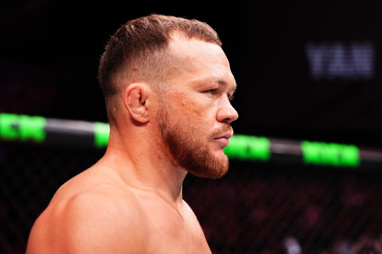 В субботу Петр Ян сразится с американцем Макги на турнире UFC в Абу-Даби. Матч ТВ пообщался с российским бойцом перед поединком Узнали у спортсмена, почему было принято решение провести поединок именно с таким соперником, а также поговорили о срыве боя с Умаром Нурмагомедовым и перспективах возможного реванша с Мерабом Двалишвили. Полное интервью уже можно прочитать на сайте А турнир UFC в Абу-Даби смотри 26 июля с 21:00 на Матч ТВ Jeff Bottari/UFC/Getty Images