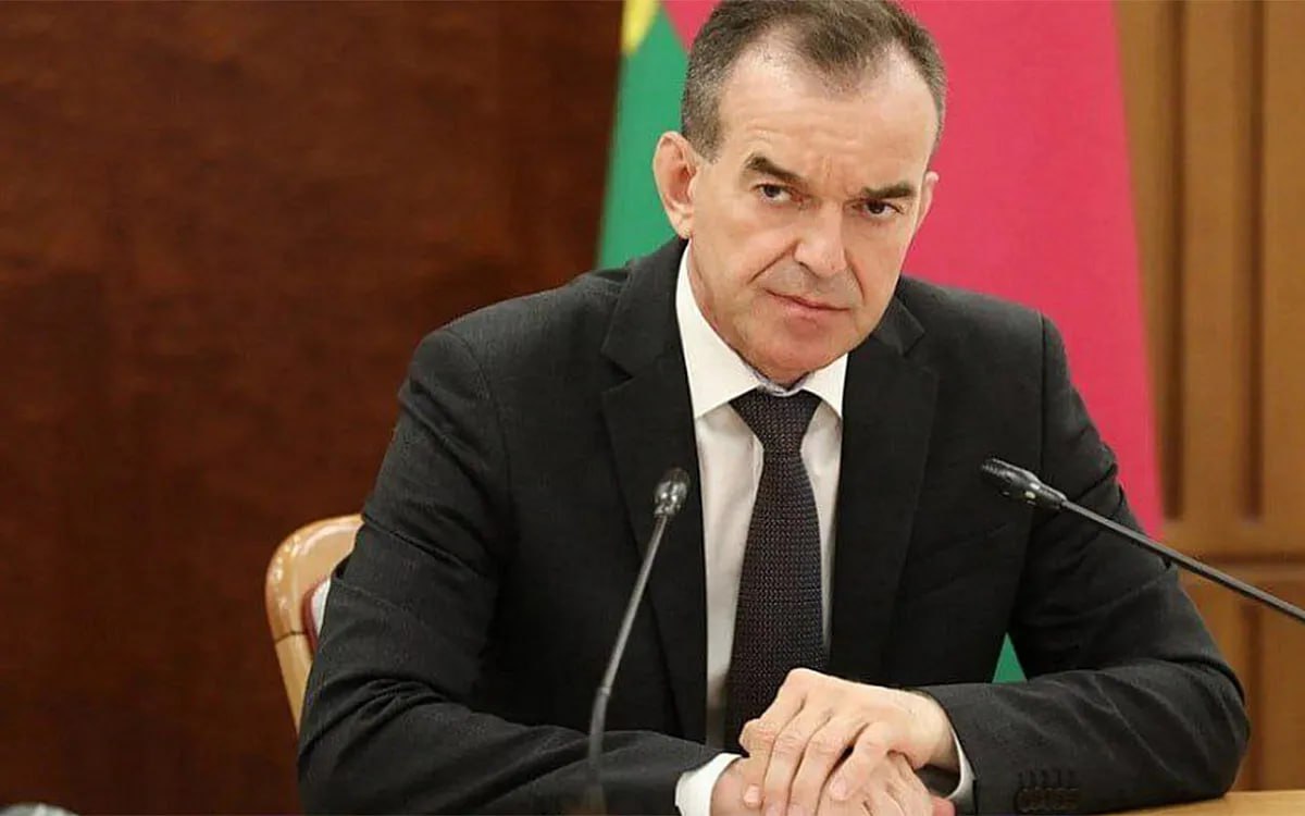 Для выдвижения в губернаторы Краснодарского края определена кандидатура от "Единой России"   Президиум регионального политического совета «Единой России» определил кандидатуру для последующего выдвижения кандидатом от партии на должность Губернатора Краснодарского края.  В апреле президиум регионального политсовета партии сформировал перечень кандидатов предварительного голосования, в который вошли Вениамин Кондратьев, глава Курганинского района Андрей Ворушилин и глава Тихорецкого района Анатолий Перепелин.  Подводя итоги, президиум определил кандидатуру для последующего выдвижения от «Единой России» на выборы Губернатора Краснодарского края. Им стал Вениамин Кондратьев.  - Владимир Путин оказал доверие Вениамину Ивановичу. За его плечами 10 лет кропотливой работы на благо региона. Наша задача – обеспечить его убедительную победу на осенних выборах. Мы продолжим наполнять нашу народную программу наказами и предложениями жителей Кубани,  – отметил на заседании президиума секретарь регионального отделения «Единой России», первый вице-спикер ЗСК Николай Гриценко.    Mikhail Metzel/Kremlin Pool/Global Look Press  Подписаться       Буст