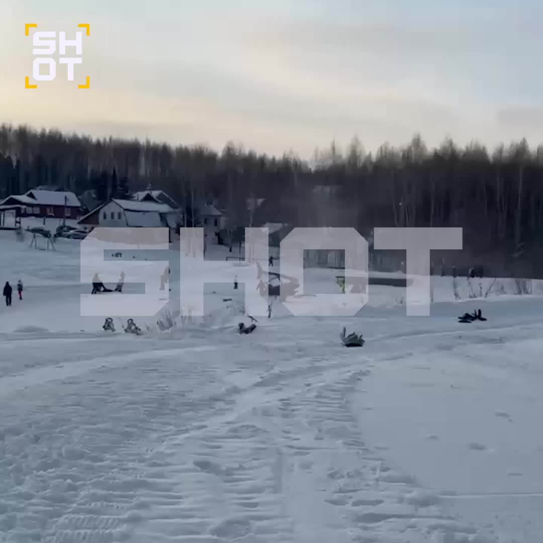 Падение частного вертолета в Пермском крае: два человека пострадали