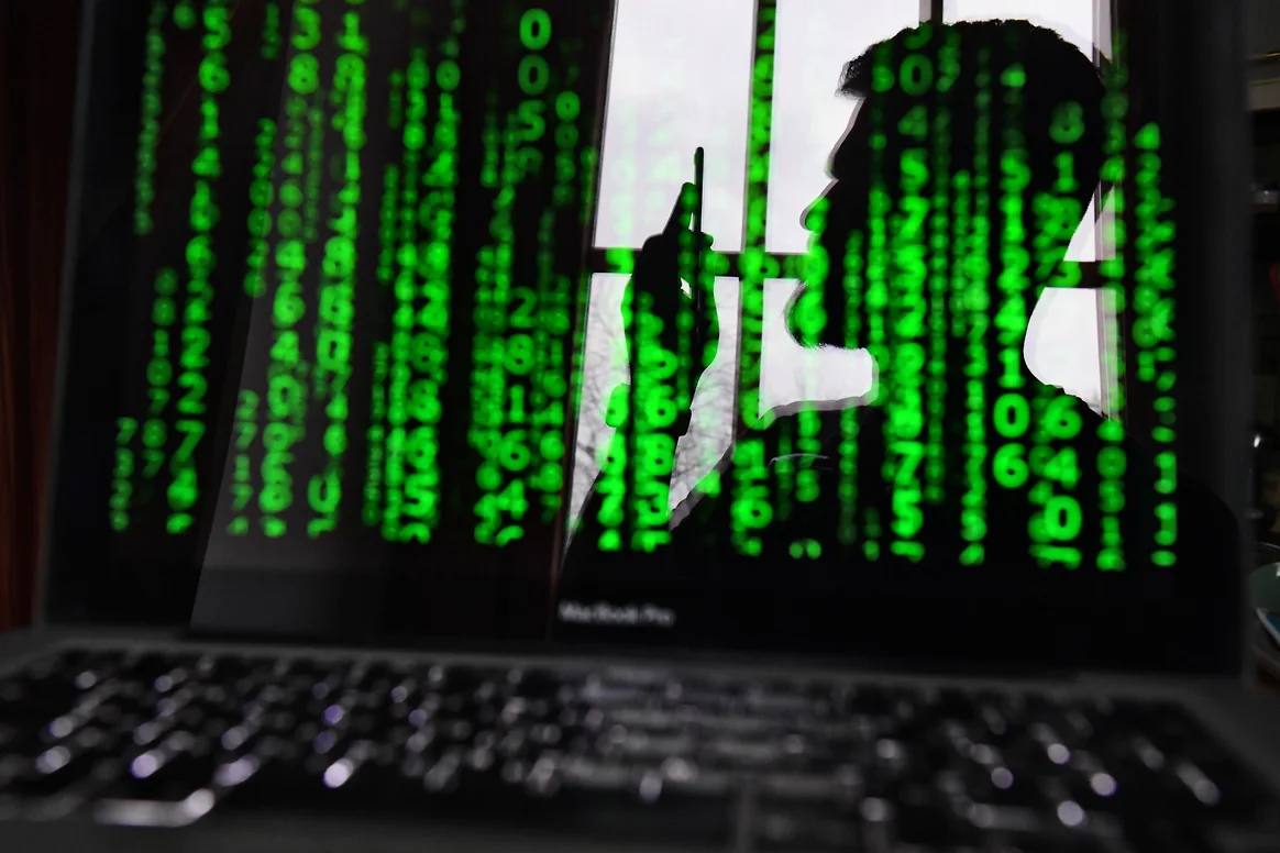 BI ZONE усиливает свои позиции на рынке кибербезопасности она купила российского разработчика антивирусных технологий NANO Security Сделка позволит компании получить собственное антивирусное ядро и впервые выйти в розничный сегмент В первую очередь ядро интегрируют в уже существующий продукт для бизнеса BI ZONE EDR Endpoint Detection and Response технология для обнаружения исследования и реагирования на киберугрозы установленная на внешних конечных устройствах говорят в компании Также в BI ZONE с новым приобретением планируют выход в B2C сегмент рынка Сумму сделки в компании не раскрывают После покупки и первых интеграций приобретенного антивирусного ядра планируется создание единой платформы EPP Endpoint Protection Platform которая будет реализовываться как для корпоративных клиентов так и для домашнего использования imaxairu Подписаться