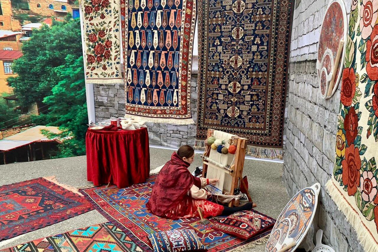 В Дагестане появится Лаборатория креативной индустрии   На площадке планируется собирать предложения и создавать условия для развития креативной индустрии в регионе включая традиционные ремесла народные художественные промыслы литературу музыку и т д