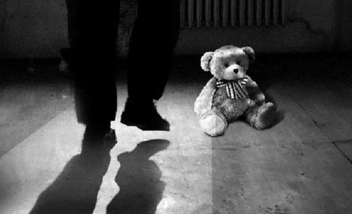 В Краснодарском крае на 18 с половиной лет осужден мужчина пять лет насиловавший девочку Следствием и судом установлено что с июня 2020 по май 2025 года 33 летний мужчина находясь по месту жительства в станице Михайловской Курганинского района совершал в отношении несовершеннолетней девочки преступления сексуального характера Приговором осужденному назначено наказание в виде в виде 18 лет и 6 месяцев лишения свободы которое ему надлежит отбывать в колонии строгого режима сообщает СК   свои фото видео и истории присылайте нашему боту prostokrd bot Подпишись на наш канал в Telegram MAX