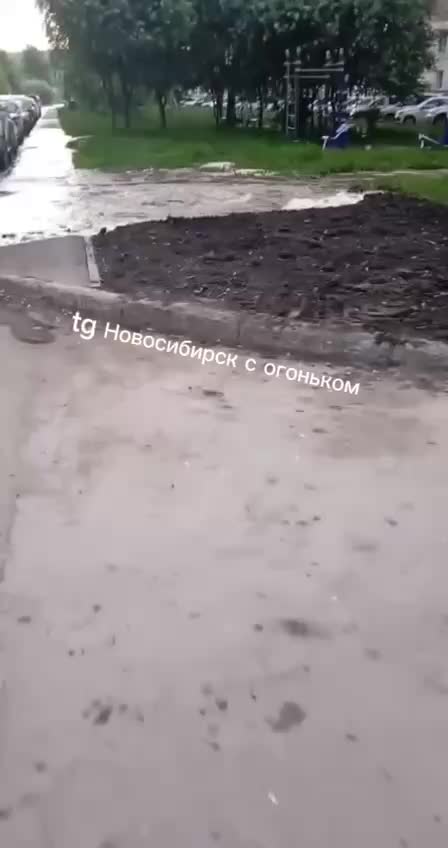 Проблемы с канализацией приводят к затоплению улиц в Тепличном и Первомайском