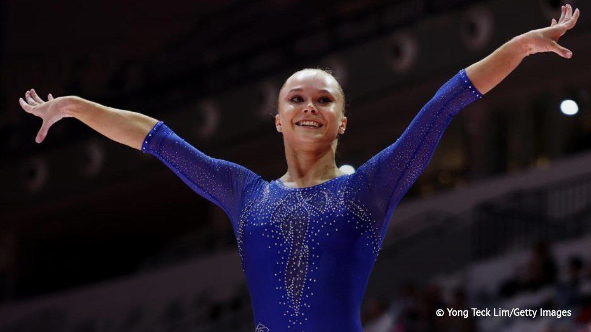 Олимпийская чемпионка по спортивной гимнастике Ангелина Мельникова выиграла квалификацию в финал чемпионата мира в личном многоборье Она набрала лучший результат 54 566 балла В финал вышла еще одна россиянка Людмила Рощина Она заняла 7 е место в квалификации НАШИ РЕСУРСЫ Telegram YouTube RUTUBE