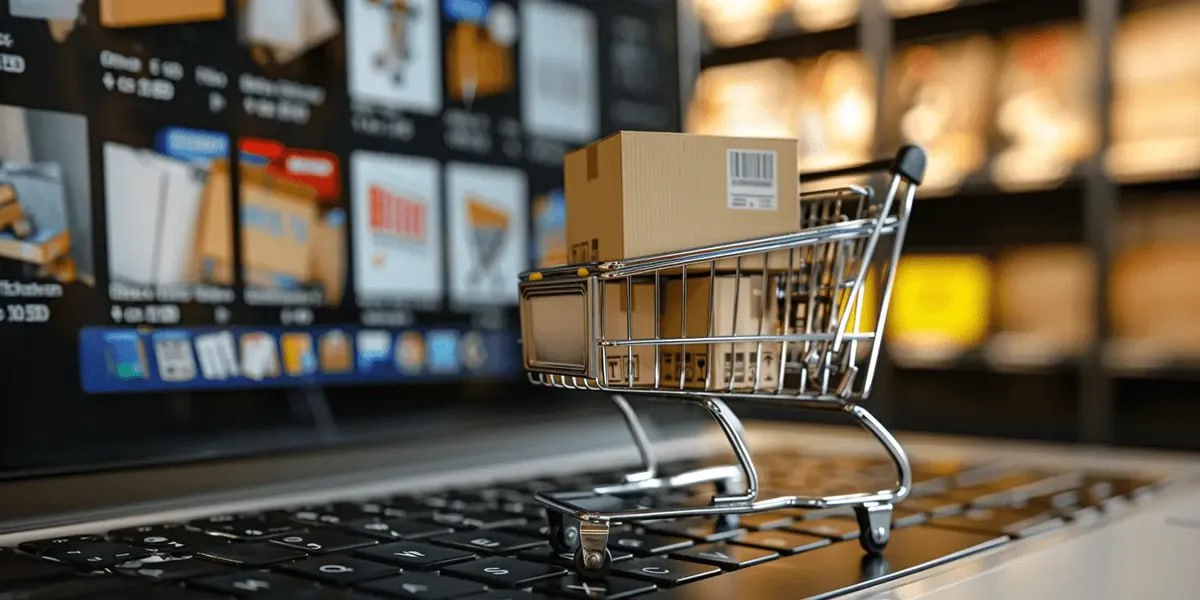 ЕАЭС вводит единые правила электронной торговли Совет Евразийской экономической комиссии одобрил проект Соглашения об электронной торговле товарами в ЕАЭС и направил документ государствам членам перед подписанием Cоглашение разработано в рамках дорожной карты по созданию условий для развития электронной торговли в ЕАЭС которую главы правительств стран союза утвердили в 2021 г Документ нацелен на единые правила электронной торговли на внутреннем рынке Фактически цель проведенной масштабной работы заключалась в том чтобы снизить риски возникновения различных барьеров на пути свободного передвижения товаров электронной торговли отметил министр по торговле ЕЭК Андрей Слепнев Для потребителей соглашение предусматривает единые нормы защиты прав на уровне не ниже чем при традиционной торговле меры по обеспечению информационной безопасности защите персональных данных и ограничению спам рассылок