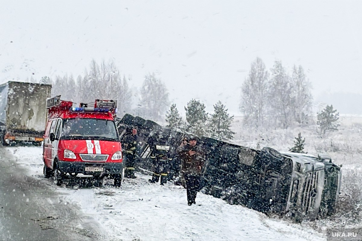 Пострадавших в ДТП на ямальских дорогах стало больше в 2024 году  Их количество составило 355 человек  +64 . Погибло 32 человека, как и в 2023 году. При этом, число самих ДТП сократилось.  Подписаться   Прислать новость