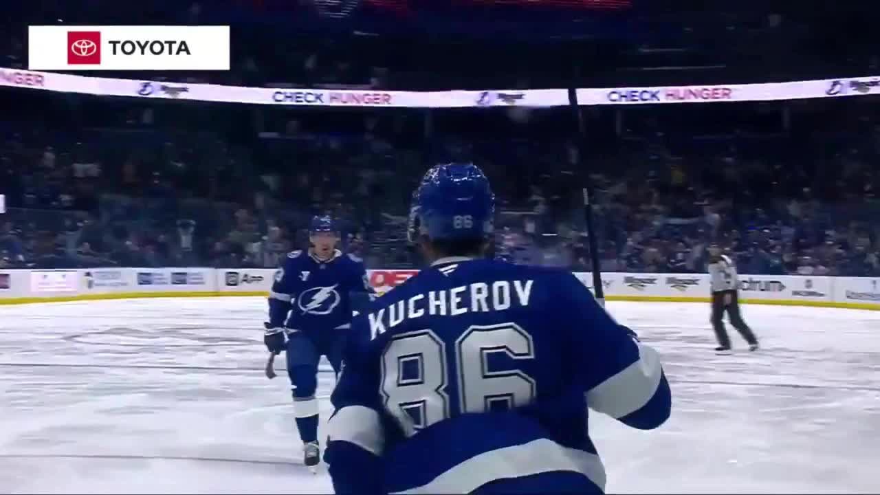 Кучеров и Бучневич выделяются дублями в матчах НХЛ