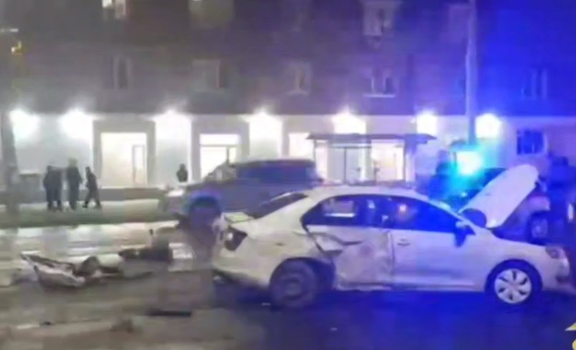 В Нижнем Новгороде выросло число погибших в ДТП  С начала года аварии в областном центре унесли жизни 28 человек – это почти в 4 раза больше, чем за первое полугодие 2024 года, рассказал начальник отдела ГИБДД УМВД России по Нижнему Новгороду Валерий Иванов.  Всего в городе зарегистрировано 26 аварий с погибшими и пострадавшими, среди жертв дорожных происшествий – один ребенок.   Самая частая причина ДТП – наезд на пешехода  18 случаев . При этом в ГИБДД говорят о снижении количества аварий с участием детей, водителей СИМ, общественного транспорта.    Прислать новость