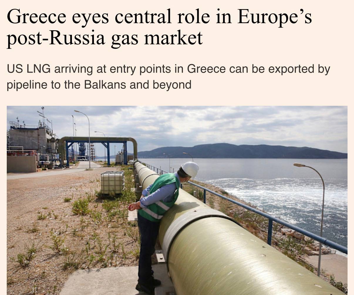 Греция нацеливается занять важную роль на газовом рынке Европы после остановки поставок из России сообщает Financial Times По информации издания Афины намерены стать южными воротами ЕС для импорта сжиженного природного газа СПГ в первую очередь из США учитывая планы Евросоюза полностью прекратить закупки газа из России к 2027 году Страна делает акцент на своём стратегическом положении увеличении мощностей по СПГ и модернизации инфраструктуры стремясь стать ключевым транзитным узлом для поставок в Балканы и Центральную Европу