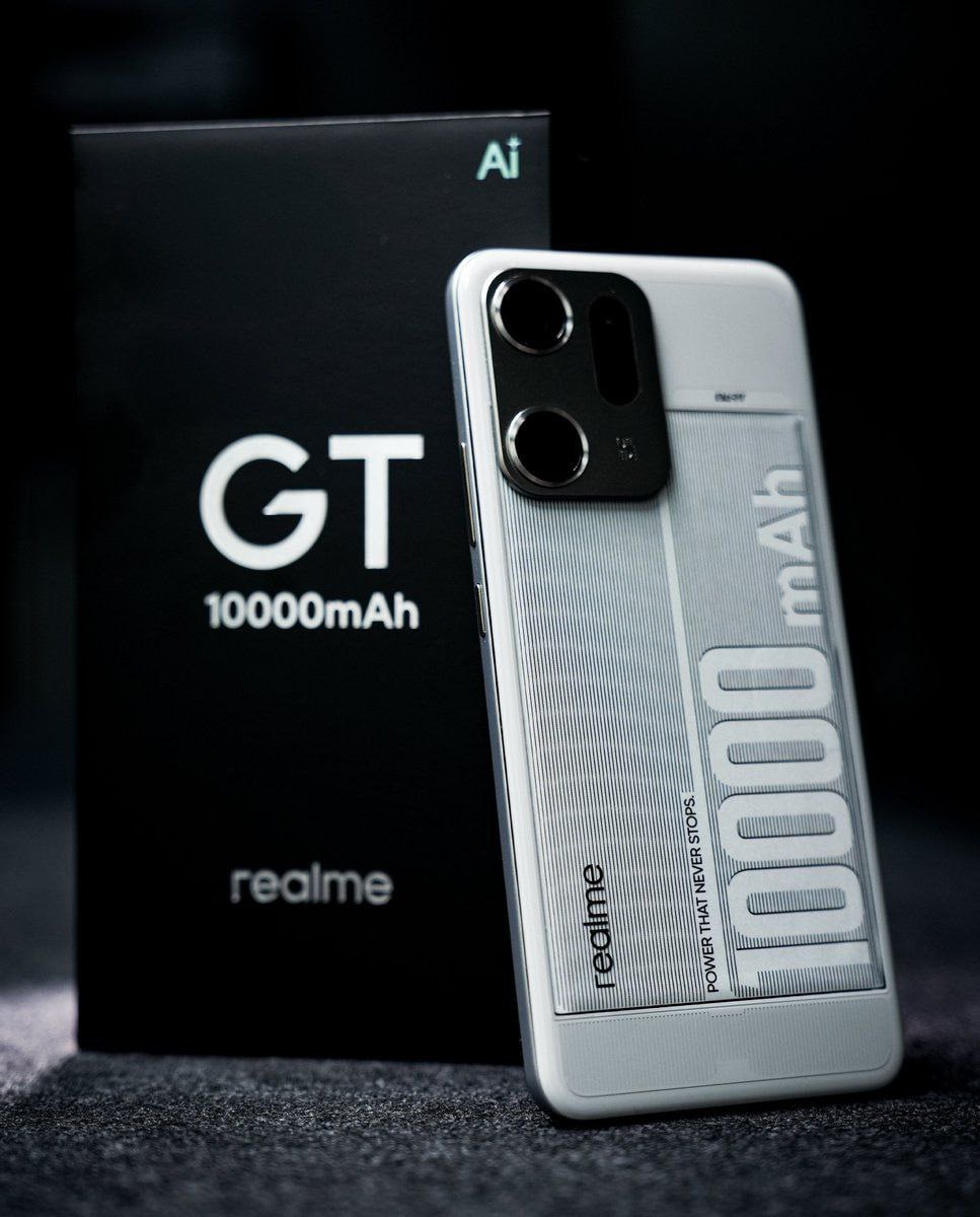 Realme показала смартфон с аккумулятором на 10 000 мА·ч и корпусом всего 8,5 мм Компания представила концептуальный смартфон GT с батареей на 10 000 мА·ч и толщиной корпуса всего 8,5 мм. Этого удалось достичь благодаря кремниевому аноду и плотности энергии 887 Вт·ч/л Пока устройство не планируют выпускать - яблочным не говорите - что так можно было Следи за новостями VA-PC Наш менеджер для связи