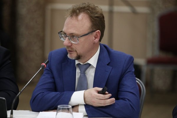 Зампред министр промышленности инвестиций и науки Ульяновской области Сергей Васин увольняется из правительства с 1 сентября Об этом на заседании штаба по комплексному развитию региона сообщил губернатор Алексей Русских Министром станет директор Фонда развития и финансирования предпринимательства Наталья Артемьева Подписывайтесь 73online Присылайте новости