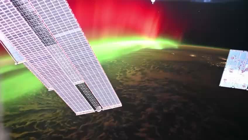 Полярные сияния с борта МКС: видео от космонавта Сергея Кудь Сверчкова