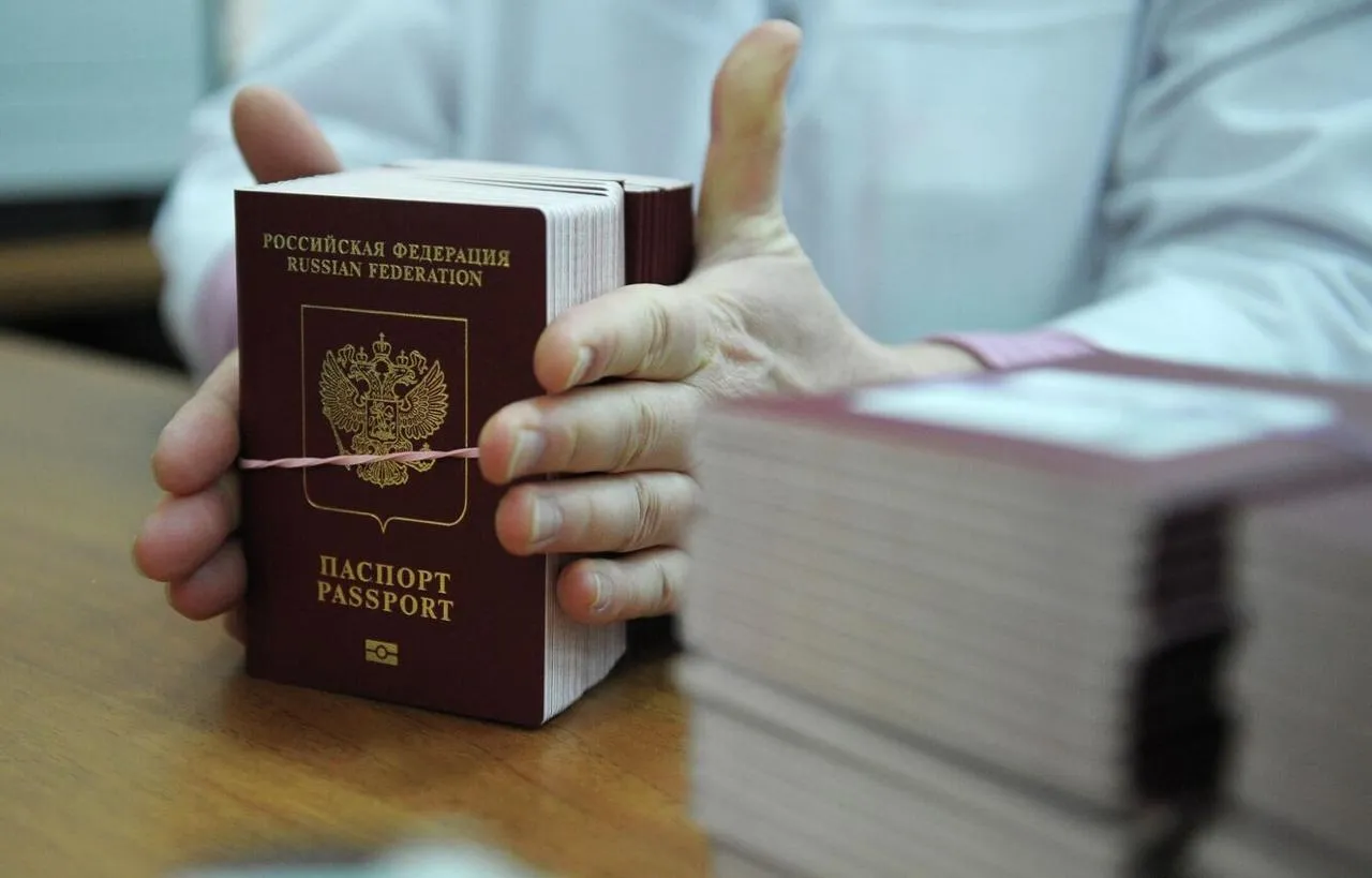 Граждан РФ не пустят в Литву и Эстонию без биометрических паспортов Некоторые страны перестали принимать российские загранпаспорта старого образца предупредил юрист Среди них Дания Мальта Чехия Исландия и Норвегия Мы в МАХ