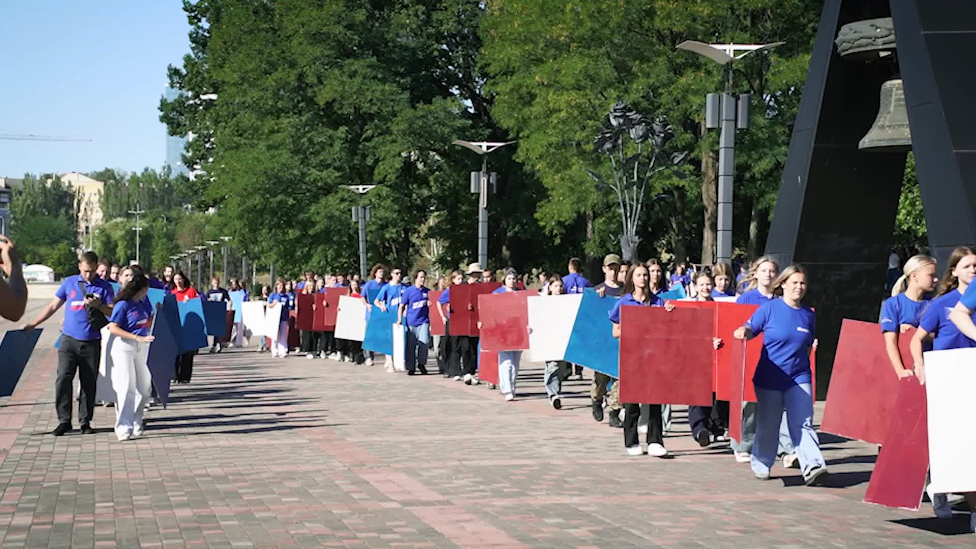 Флешмоб в честь освобождения Северной Кореи прошел в ДНР