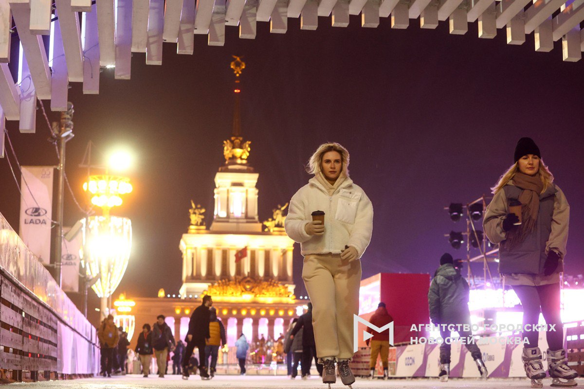 Каток на ВДНХ откроется для посетителей 25 ноября он сможет одновременно принять почти 5 тыс горожан Подпишись на Агентство Москва Мы в МАХ