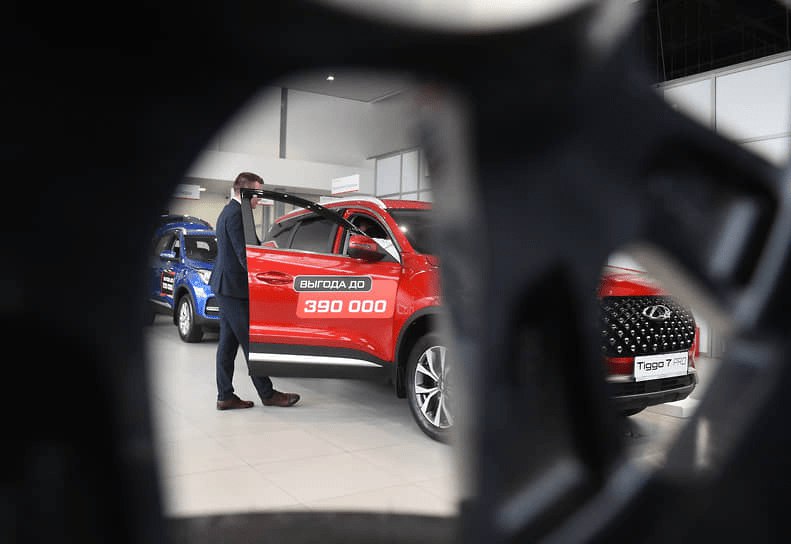 Утро четверга Средняя цена нового легкового автомобиля в октябре 2025 года достигла исторического максимума в 3 43 млн рублей Участники ИТ рынка назвали главными проблемами для бизнеса дорогие деньги охлаждение экономики риски шатдаунов а также деградацию качества связи Объём биржевых торгов юанем по итогам октября впервые за год превысил 2 5 трлн рублей vc ru money 2335694