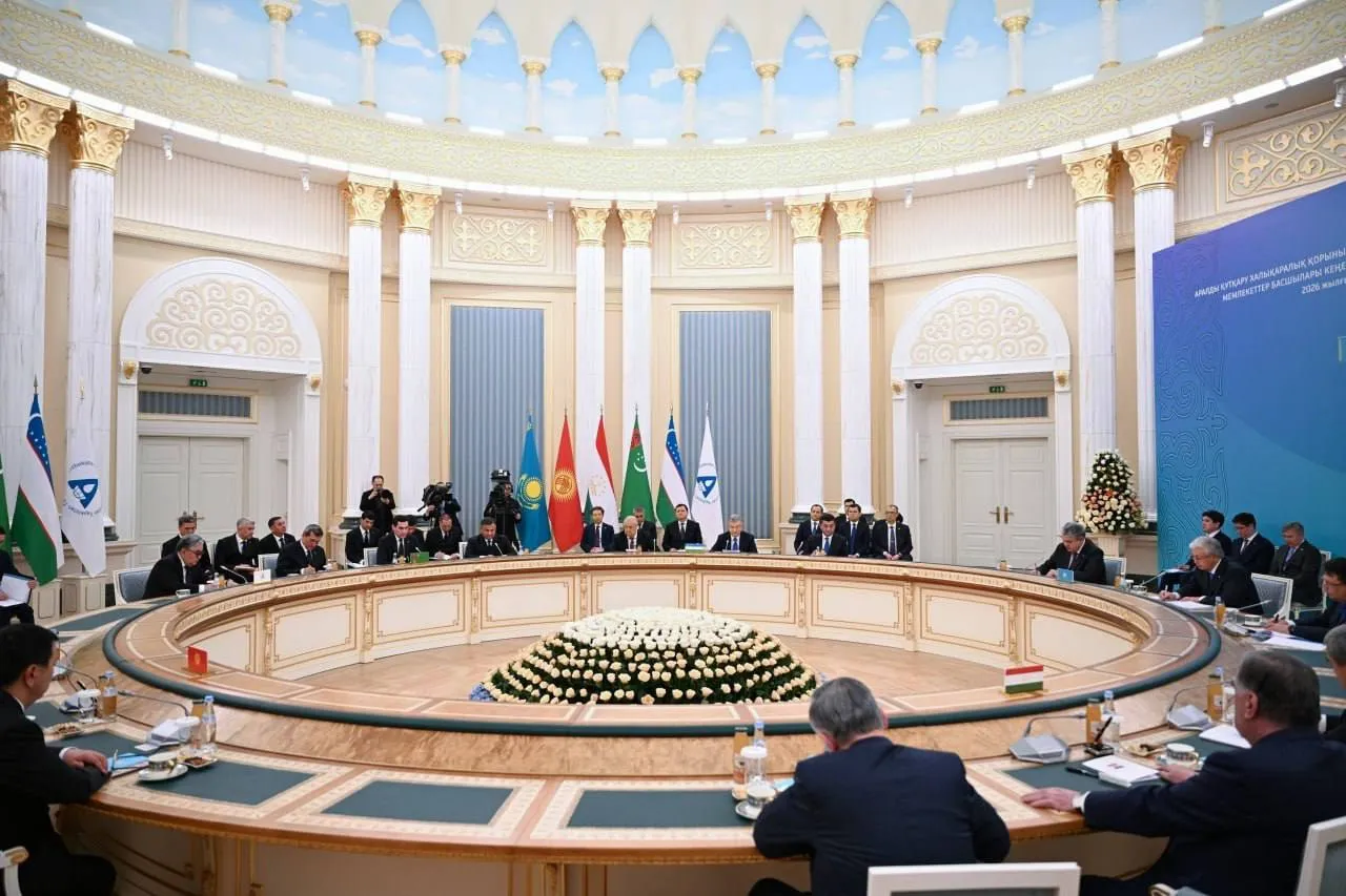 Главы стран Центральной Азии объявили 26 марта Международным днем Аральского моря и рек Амударья и Сырдарья Документ был подписан на заседании Совета глав государств учредителей Международного фонда спасения Арала в Астане Читать SputnikТj в MAX