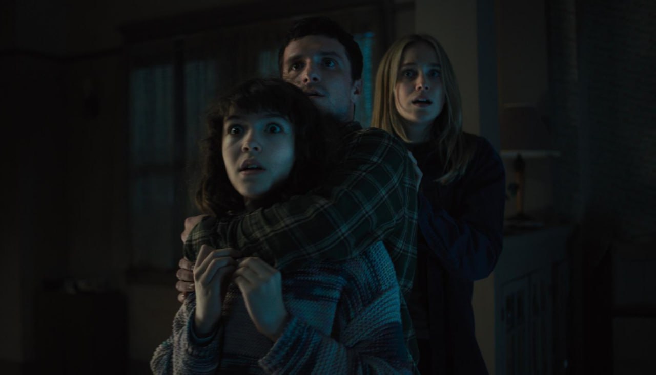 Хоррор Пять ночей с Фредди 2 стартовал в прокате меньше трёх недель назад однако уже вышел в цифре Судьбы сиквела и оригинала схожи разгром от критиков но приличные сборы   dtf ru cinema 4552026