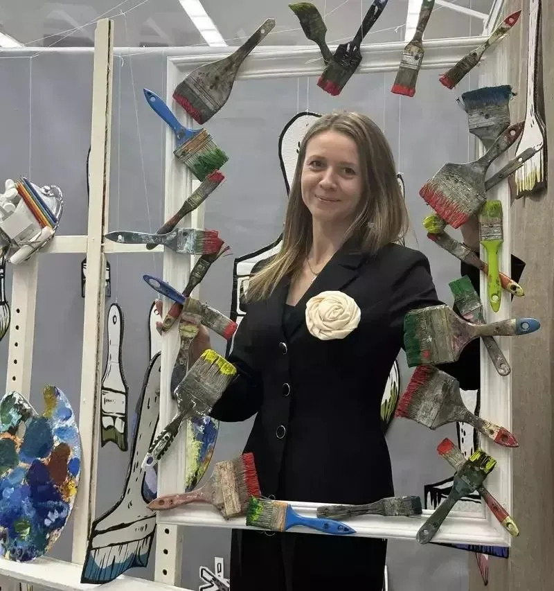 Марина Кандаурова возглавила сахалинскую делегацию в программе Женщина лидер Директор МБУДО Детская художественная школа в Южно Сахалинске представит Сахалинскую область в программе Женщина лидер Север и Дальний Восток мастерской управления Сенеж Одна из ключевых задач программы обмен опытом между представительницами разных сфер в фокусе обучения будут пять треков политика памяти самоидентичность здоровьесбережение креативные индустрии туризм  Подробнее читайте здесь   Подписаться на нас Telegram I MAX Прислать нам новость Sakhonlinebot