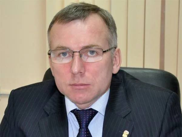 Скончался Андрей Моргун, депутат Тюменской областной думы шестого и седьмого созывов Об этом сообщает председатель облдумы Фуат Сайфитдинов. «Андрей Анатольевич последовательно отстаивал интересы своих избирателей, жителей Югры, работал в комитетах по экономической политике и природопользованию и социальной политике. Выражаю искренние соболезнования родным и близким», - говорится в сообщении. Прощание с Андреем Моргуном состоится в Тюмени 17 июня. Подписаться Отправить новость #тк