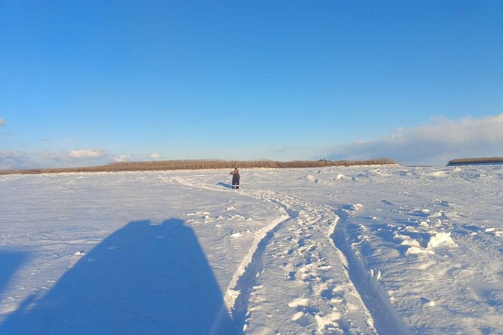 В Хангаласском районе нашли пропавшего мужчину Днем 2 ноября по номеру 01 поступило сообщение об исчезновении 65 летнего мужчины в Хангаласском районе Он выехал из дома на Буране но до точки назначения так и не доехал По информации Службы спасения Якутии все произошло в селе Октемцы Мужчина выехал около 15 00 на остров Боруулаах По пути Буран сломался Из за этого мужчина решил пойти пешком но заблудился О произошедшем он сообщил жене и та уже подняла тревогу В 22 07 начались поисками силами родственников Происшествие находилось на контроле Службы спасения К счастью уже к 23 40 пропавшего нашли С ним все в порядке его жизни и здоровью ничего не угрожает Фото Служба спасения Якутии