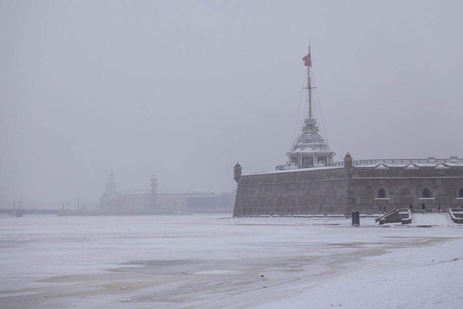 В Петербурге 4 марта прозвучат сирены и громкоговорители В этот день состоится комплексная проверка готовности региональной системы оповещения населения города Процесс запланирован с 10 30 до 10 50 При проверке на всей территории Северной столицы включат электромеханические сирены специальные технические средства оповещения РСОН громкоговорители Кроме того во время проверки задействуют телеканалы радиостанции и другие технические средства оповещения Впервые при проверке также задействуют специальный канал Оповещение населения Санкт Петербурга в мессенджере MAX Фото Город Подпишись на Город Telegram MAX ВК