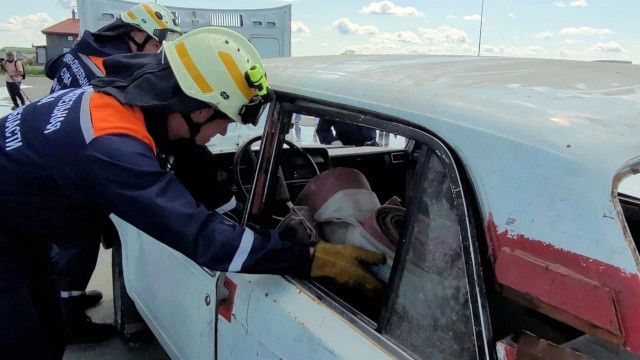 Спецслужбы отработали алгоритм действий в случае массового ДТП Тренировка прошла на участке федеральной трассы М5 «Урал» недалеко от Чебаркуля.