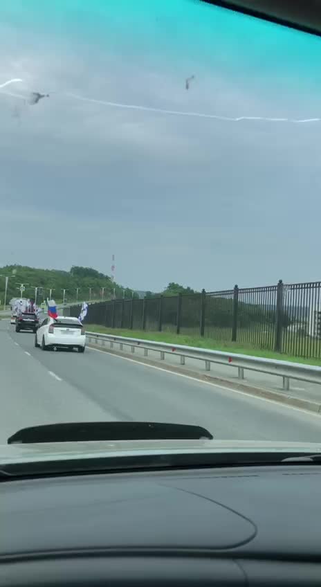 Автопробег в честь Дня ВМФ прошел в Севастополе и Владивостоке