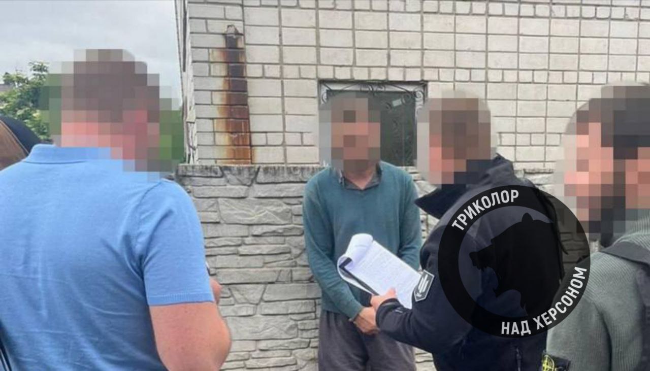Сотрудник ТЦК в Днепре продавал "защиту" от могилизации представителям местной любительской футбольной команды  Людолов угрожал тренеру призывом и предлагал помощь за 2000 грн, утверждая, что имеет доступ к бланкам повесток с печатями, которые могут помочь избежать призыва на блокпостах.  Со временем он предложил аналогичную услугу всей команде и получил 35 000 грн. Во время передачи денег его задержали. Фигурант входил в группу оповещения и забирал повестки, чтобы затем продавать их за деньги.  Помимо того что ТЦКшники отправляют людей на верную сметь, так они еще трясут с них деньги. Вот она свободная демократичная страна