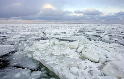 Выходить на лёд у юго-восточного побережья Сахалина опасно  22 марта в восточной части залива Мордвинова, продолжается весеннее разрушение остатков припая. Выходить на лёд крайне опасно, сообщает Сахалинское управление Росгидромета.  Ваша безопасность - Ваша ответственность!  Единый телефон вызова экстренных служб: 112.