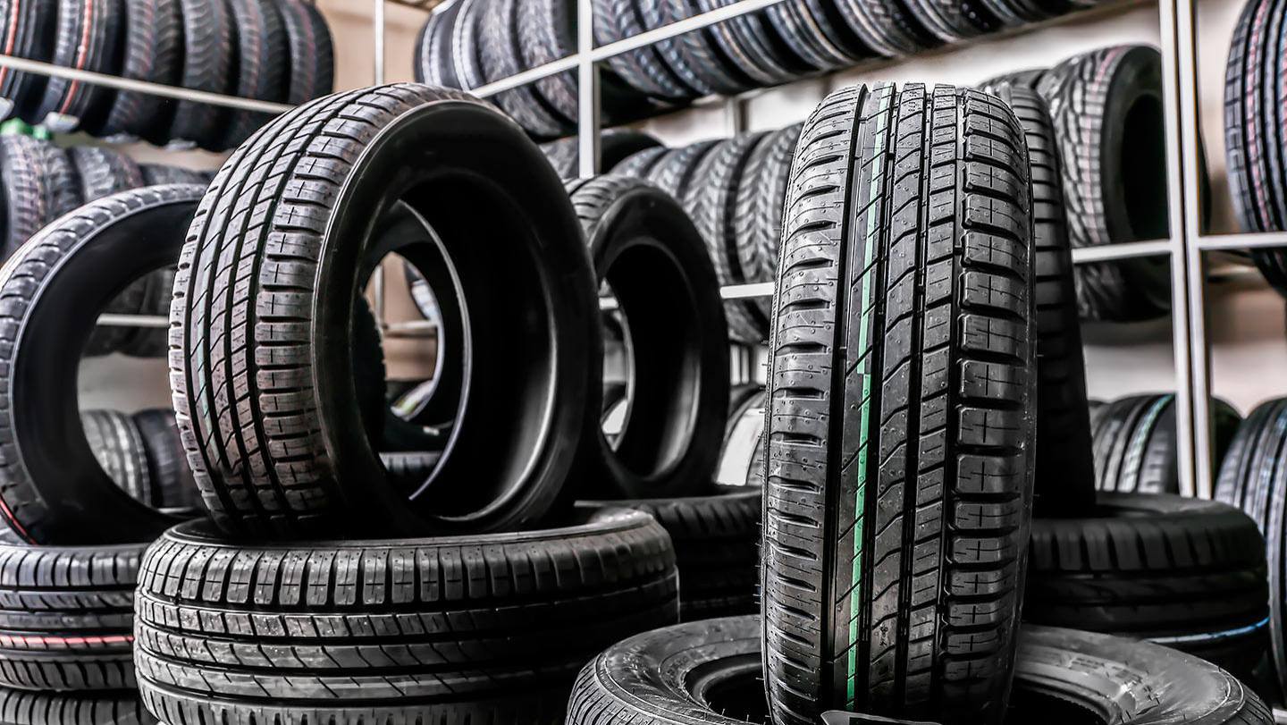 Китайские шины опасны Самые токсичные Hifly HF201 и Mirage MR 162 превышение вредных веществ в 7 7 и 7 5 раза Нарушения также нашли у Ovation VI 682 Sunfull SF 688 Kustone Quiet Q7 и GoForm AT01 При износе такие шины выделяют резиновую пыль опасную для экологии и канцерогенную для человека