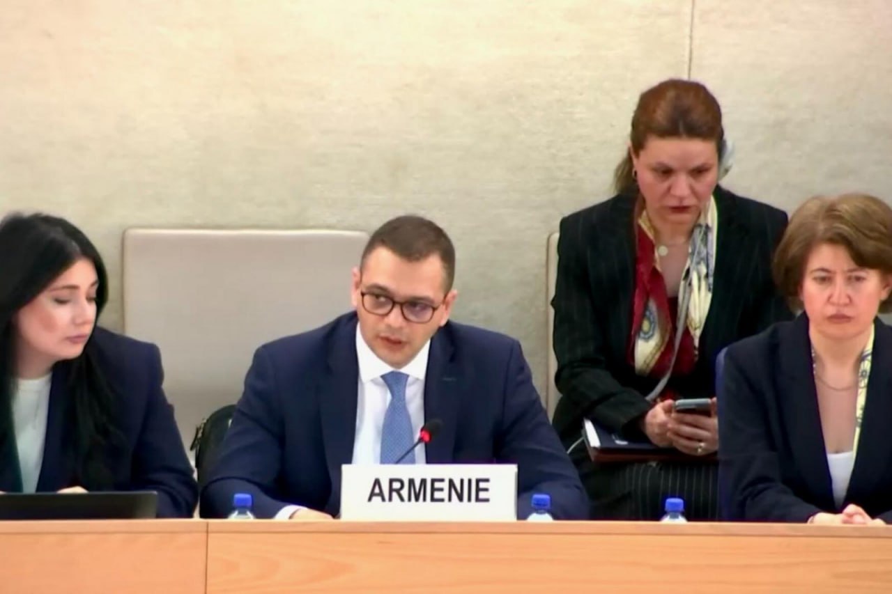 Армения сохраняет приверженность процессу Универсального периодического обзора и рассматривает этот диалог как уникальную возможность для сотрудничества и взаимной поддержки с партнерами. Об этом заявил заместитель министра иностранных дел Армении Роберт Абисогомонян в своем выступлении по рассмотрению доклада Армении в рамках 49-го заседания Рабочей группы по универсальному периодическому обзору.